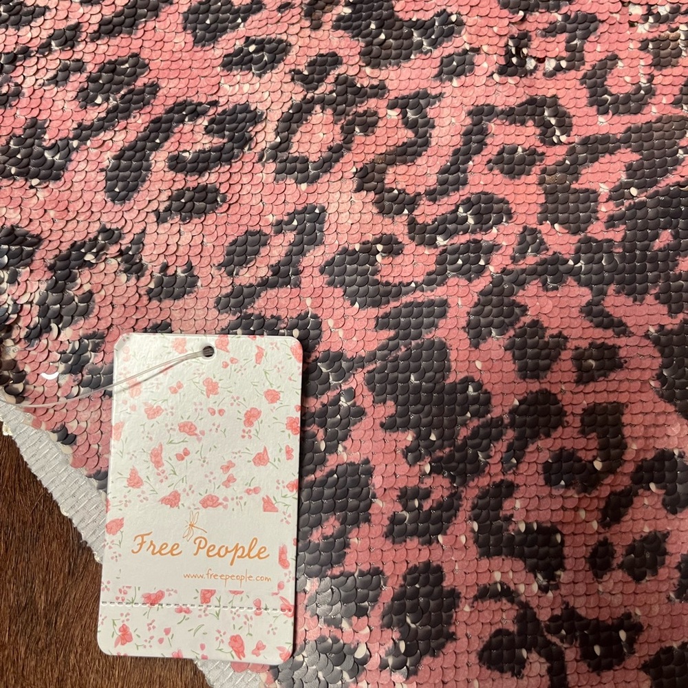 Free People Pink Cheetah sequins skirt😍 NWT - Picture 4 of 7
